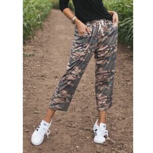 Anthropologie Amaryllis Camo Cropped Lounge Pants Women’s XL Elastic Drawstring